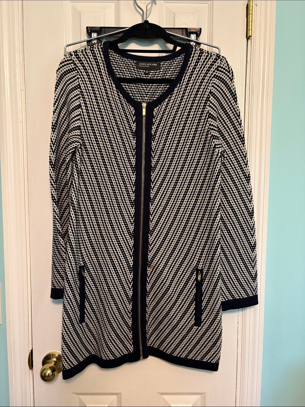 Jones New York Black and White Patterned Knit Top